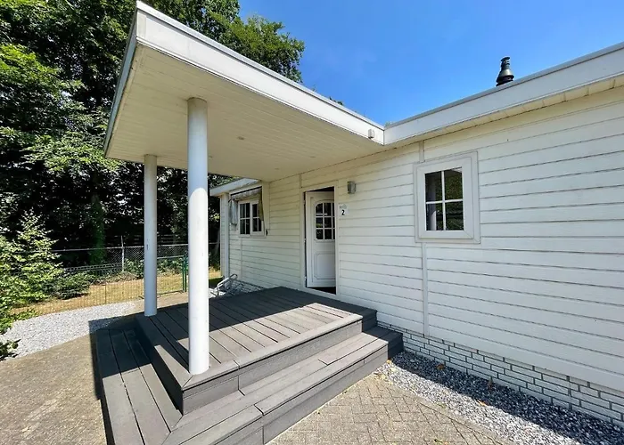 Modern Holiday Home In Kaatsheuvel With Bubble Bath